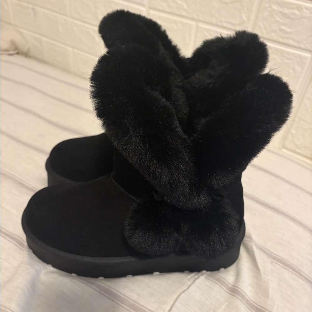 Rouge Helium Black Faux Fur Boots